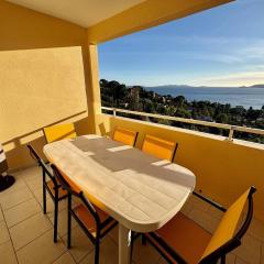 Appartement confortable avec terrasse, proche plages - FR-1-816-1
