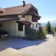 Grand AC Residence with Garden & Parking