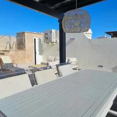 Homes of Spain, Apartamentos Paraíso, Ed Nuku Hiva, Atico H con Piscina Privada en solárium, a pie de playa, WIFI