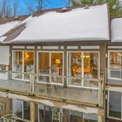 New, Spacious and charming, with a river view, conveniently located near skiing and golf