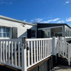 Mobil home avec piscine sur la côte de granit rose