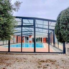 Maison cosy au bord du canal, piscine et parking