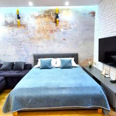 LUXURY BLUE CASCADE studio DOWNTOWN balcony