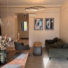 Old Town Escape - Central Apartment with Garden