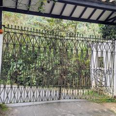 Beautiful Central Apartment