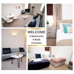Central 2 Bedroom Apartment, 5 Guests Welcome, Free Off-Peak Parking