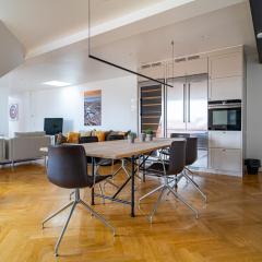 Central Penthouse with Panoramic Private Terrace