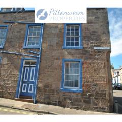 Auld Fishers Hoist- traditional home by the sea
