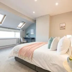 Spacious 2 Bedrooms House Near Leeds Centre, Free Parking, Ideal for Contractors & Long Stays - NordStay