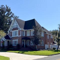 Historic Carriage House Downtown 2 bedroom 1 bath