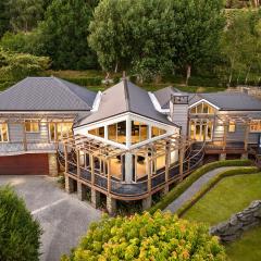 Pinnacle Villa by MajorDomo