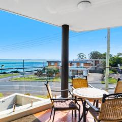 Bayview Towers 6, 15 Victoria Pde - stunning water views