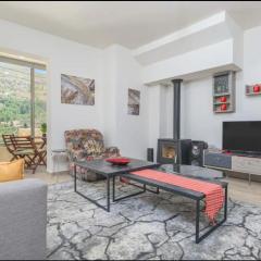 Yara's 2BR Terrace Retreat