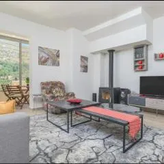 Yara's 2BR Terrace Retreat