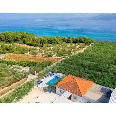 Stunning Home In Supetar