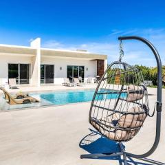Dreamy Suite Paradise with Pool and Beach Access