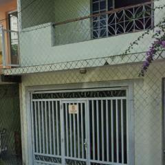 Casa térrea com 2 quartos e quintal COP 30