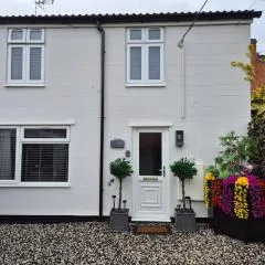 Rugby Coach House, Central location, 5 star rating