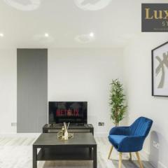 Modern & Elegant 1BR City Centre - Near High St & Southend Beach by Luxiety Stays
