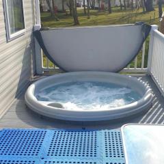 J S RETREATS @ TATTERSHALL LAKES
