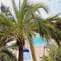Acogedor apartamento con piscina y amplia vista