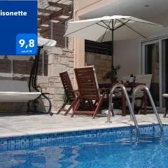 “Theeporto” Maisonette with pool
