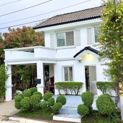 Elegant 4BR Home in Savannah Trails with Garden