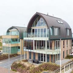 Holiday Home De Zeeparel by Interhome