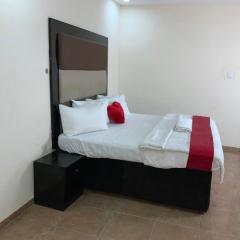 Senators Suites and Towers Hotel