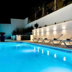 Luxus App RUBIN mit Traumblick Pool Balkon Lift