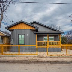 Blissful 5BR3BA Haven Near Riverwalk Downtown