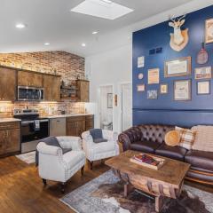 Rustic plus Western - Walk to Bars, Coffee and Restaurants