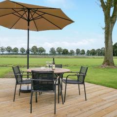 Gorgeous Home In Afferden With Wifi