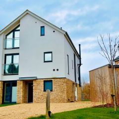 Mackintosh House ML41 HOT TUB Lakeside Spa