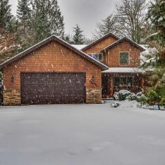 Brightside Retreat by Salmon River - Family Friendly Spacious Peaceful Deck