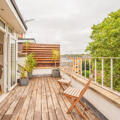 Stylish Flat near Kensington with Spacious Balcony
