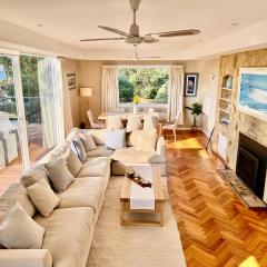 AMAZING location! 1 min stroll to Beach & Sea Views!