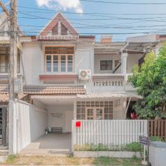Manim House - บ้านพักในนิมมานพร้อมไวไฟ