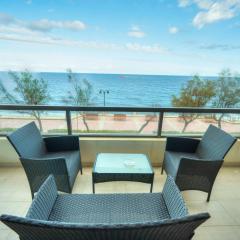 Luxury & spacious 3 bedroom seafront, balcony YHAI1-1