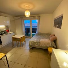 Studio a 3 mn à pied des thermes