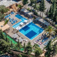 Studio on Maria Luisa Beach Wifi Parking Swimming Pool