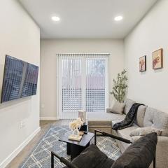 Chic 1BD Loft Near Sundance Square with Pool & Gym