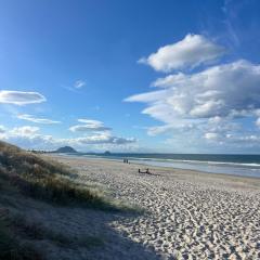 Pohutukawa Studio on Hugoway, Papamoa Beach