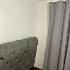 one bedroom-modern-luxury-private-free wifi-gravesend