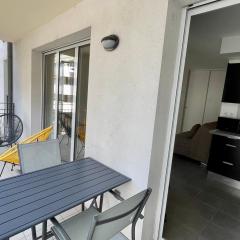 Moderne T2 avec Balcon & Garage à Aix-les-Bains - FR-1-555-110