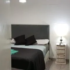 Sencillo PH céntrico de Marcela sin garage sin cargos