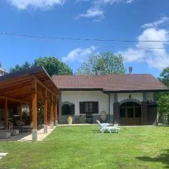 Peaceful Mountain Retreat - private guest house