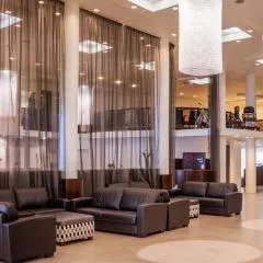 웨스트 플라자 호텔 (West Plaza Hotel)