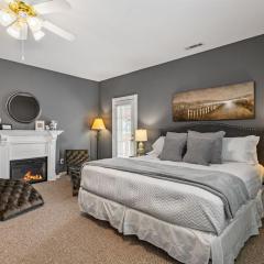 Charming Downtown Suite with Modern Comforts - Depot