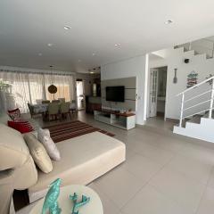 Casa Pé na Areia Boiçucanga